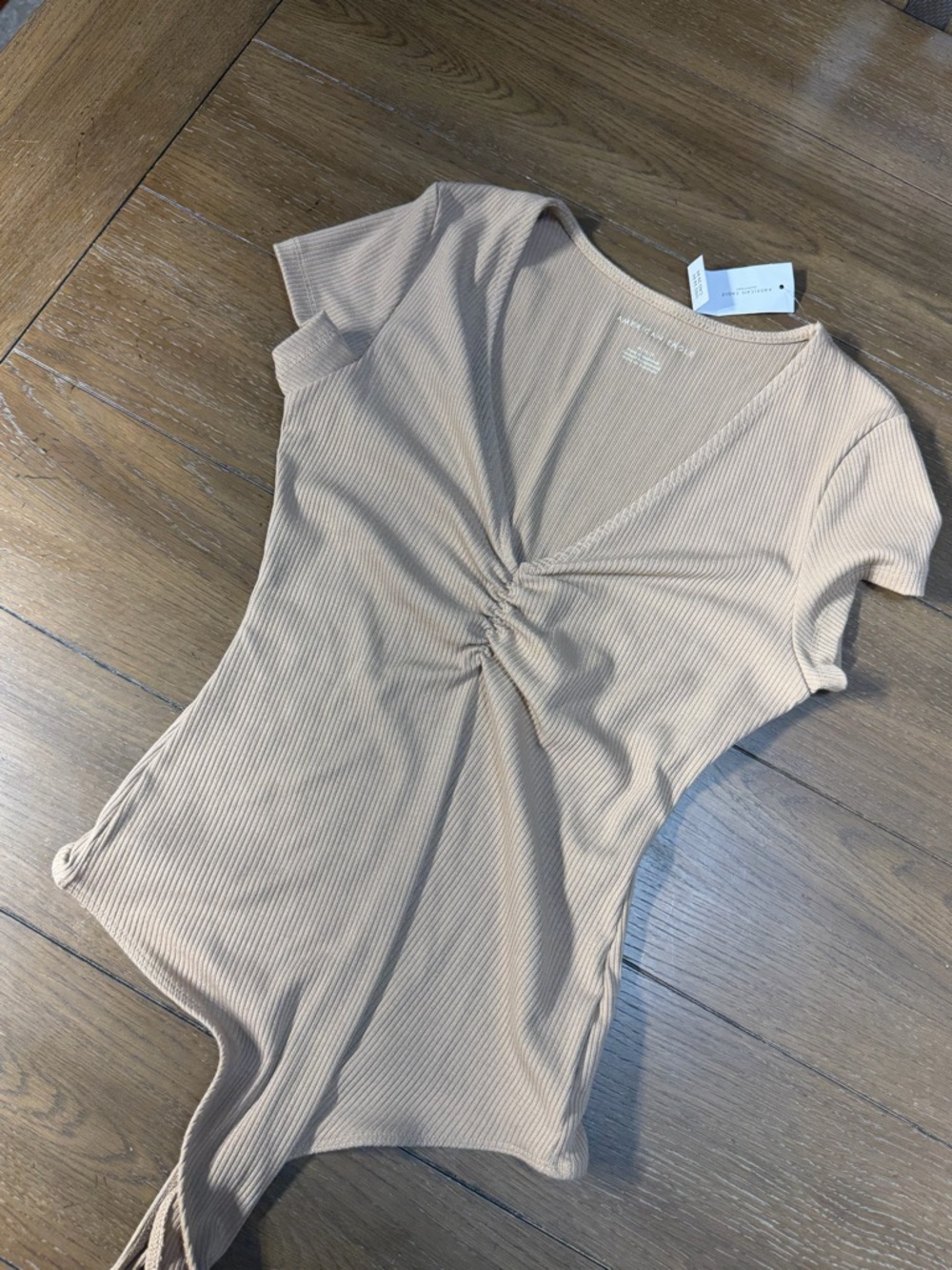 American Eagle NWT Ruched V-Neck Short Sleeve Top in Beige size M